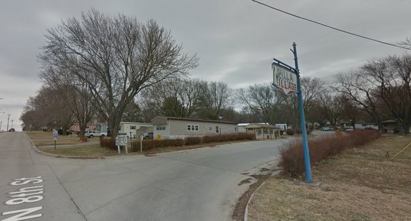 Villa Village: 2404 N 8th St, Red Oak, IA 51566